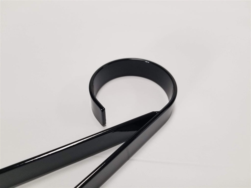 Scroll bracket curl detail